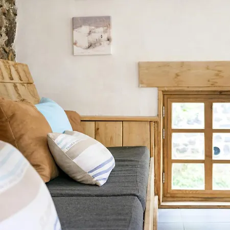 House With View In The Heart Of Auvergne مورول
